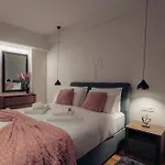 Vivian's Deluxe Apartment-near Centre-easy Parking Patras