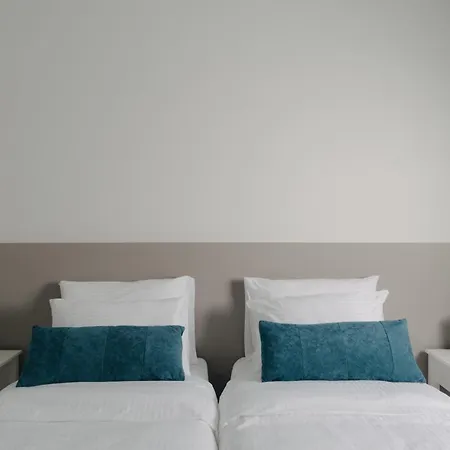 Vivian's Deluxe Apartment-near Centre-easy Parking * 파트라