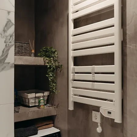 Vivian's Deluxe Apartment-near Centre-easy Parking *