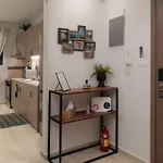 Vivian's Deluxe Apartment-near Centre-easy Parking Apartament Patras