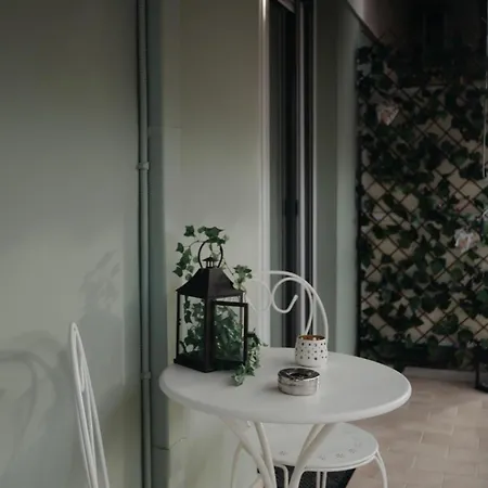 Vivian's Deluxe * Πάτρα