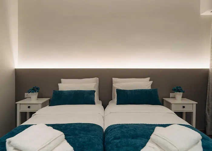 Vivian's Deluxe Apartment-near Centre-easy Parking * 파트라
