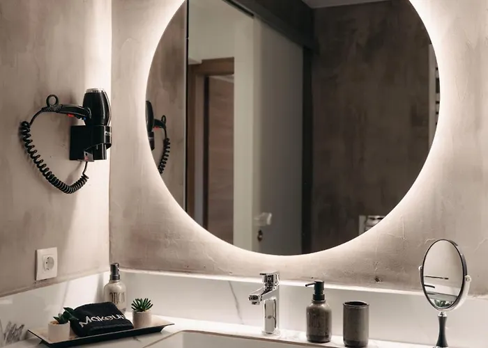 Vivian's Deluxe * Patras