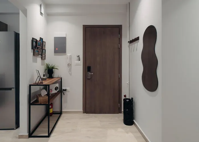 Vivian's Deluxe Apartment-near Centre-easy Parking 아파트 파트라