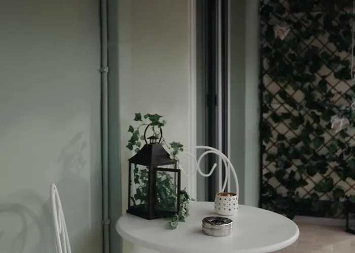 Vivian's Deluxe * Patras